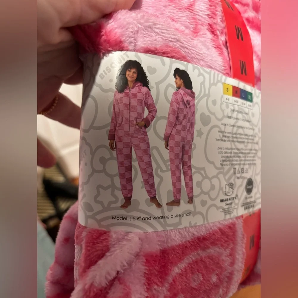 Hello Kitty Pink Patterned Women's Pajama Set Size M NWT - Picture 6 of 7